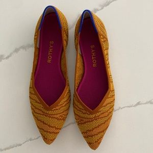 Rothy’s size 9.  Like new.  Gold print